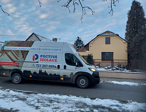 Zateplení stropu zděného rodinného domu pomocí foukané izolace